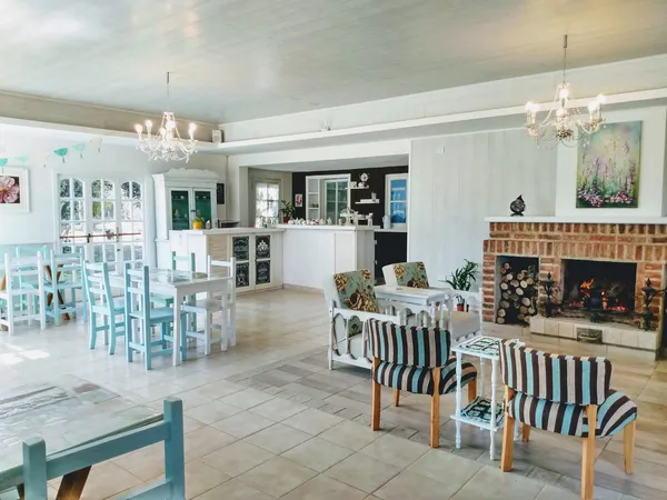 Vista del salón nuevo hacia la barra