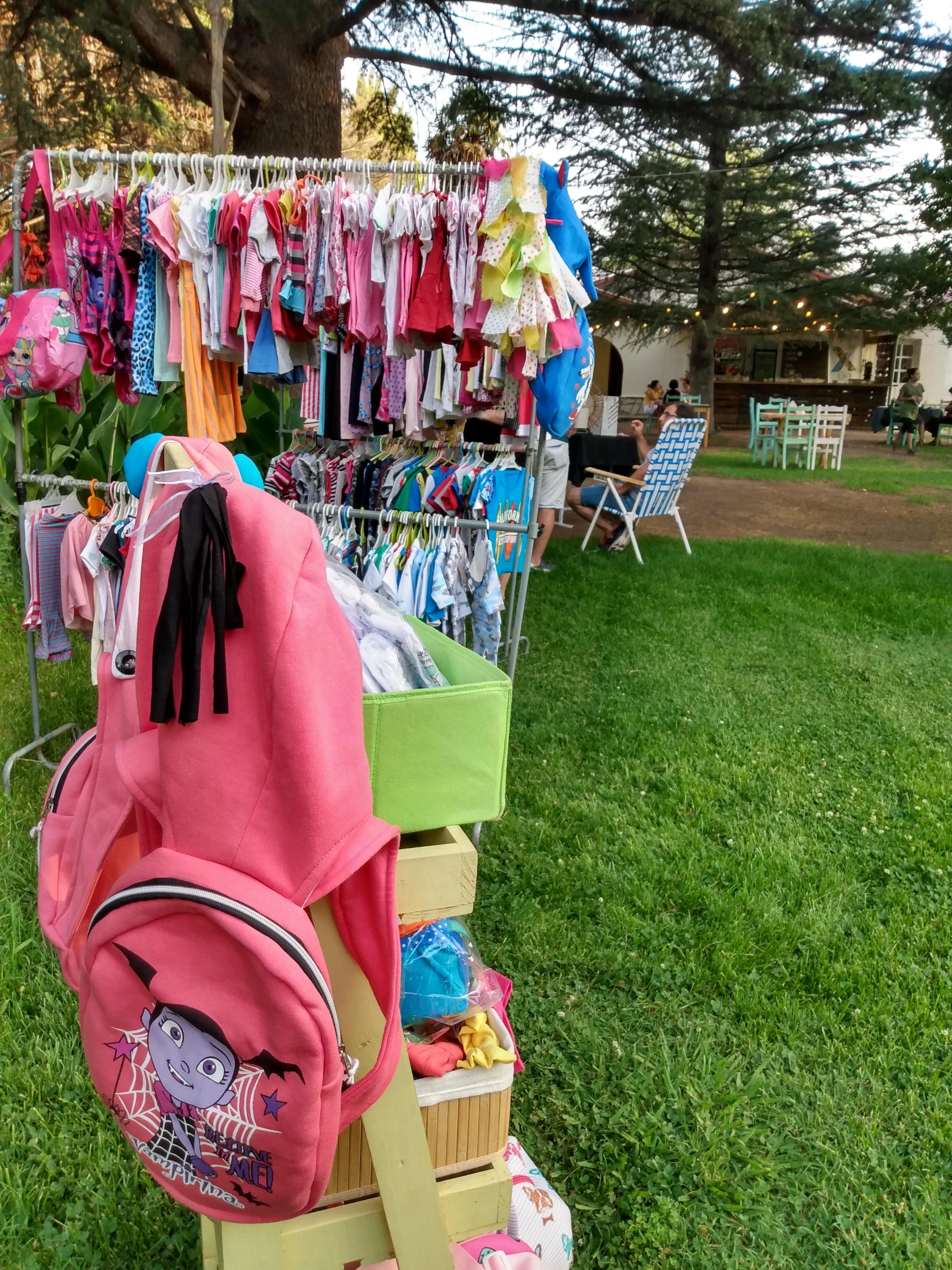 Feria de emprendedores en el parque de Los Chalets