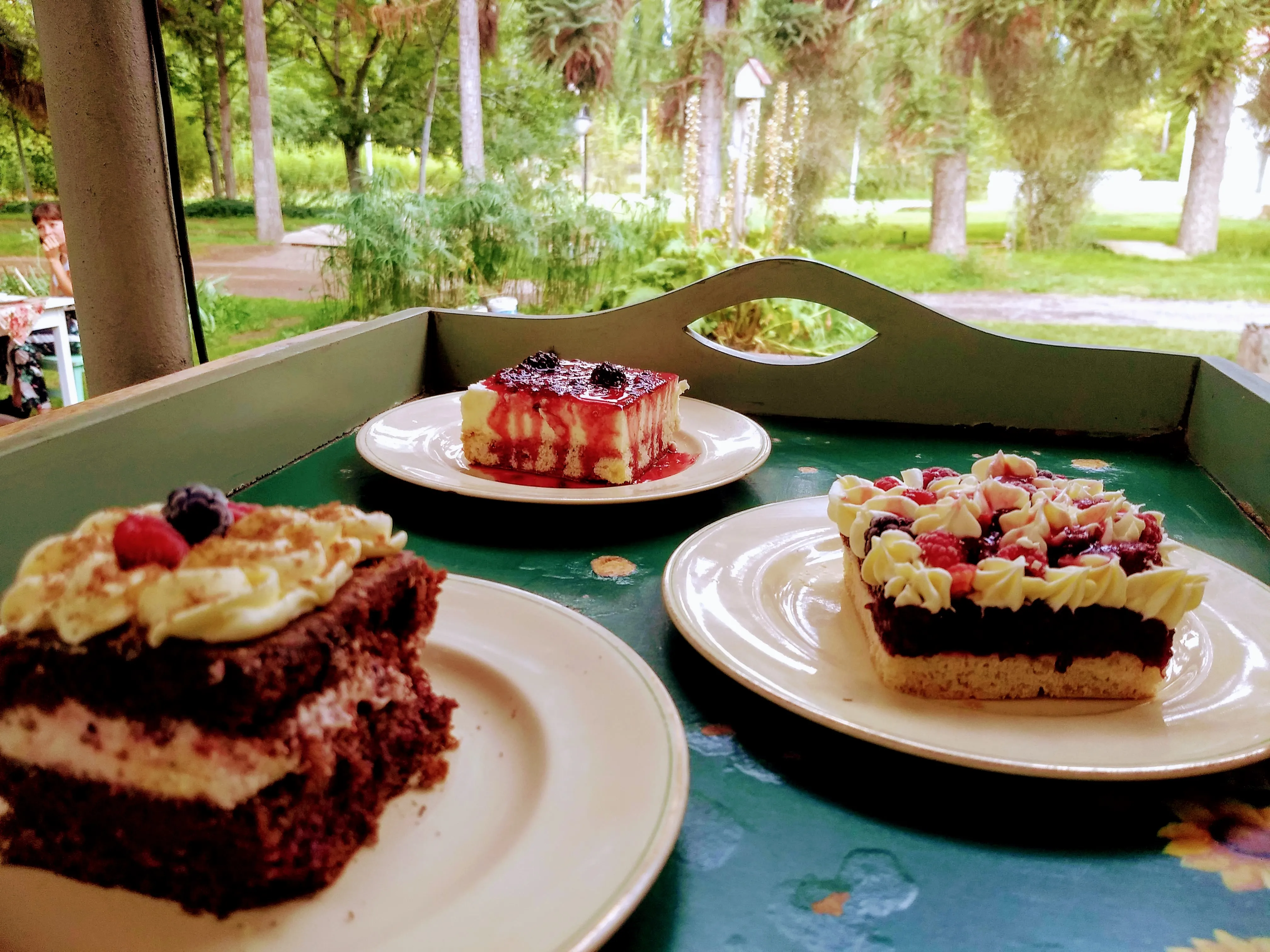 Variedad de tortas artesanales recién preparadas